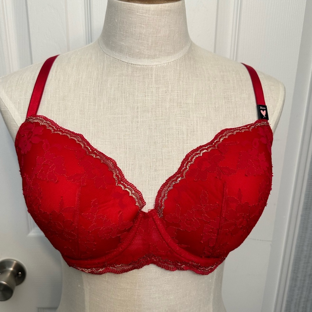 Victoria’s Secret Lightly Lined Lace Bra